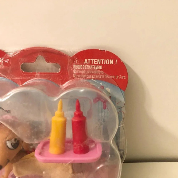 La Dee Da Chihuahua Puppy Le Bun Closet Hot Doggin  Picnic Open Box - Picture 4 of 16